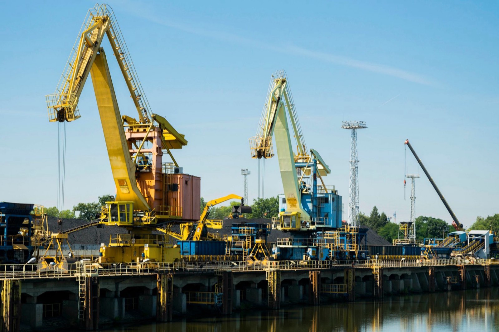 Customs documentation for an ocean import shipment